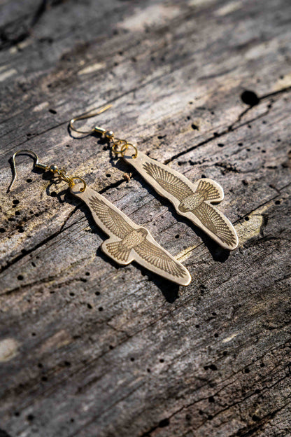 Red Tail Hawk Engraved Brass Set