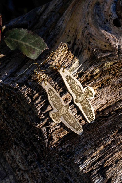 Red Tail Hawk Engraved Brass Set
