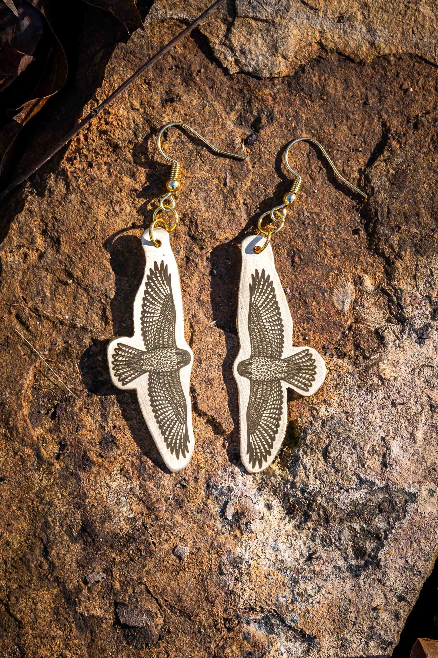 Red Tail Hawk Engraved Brass Set