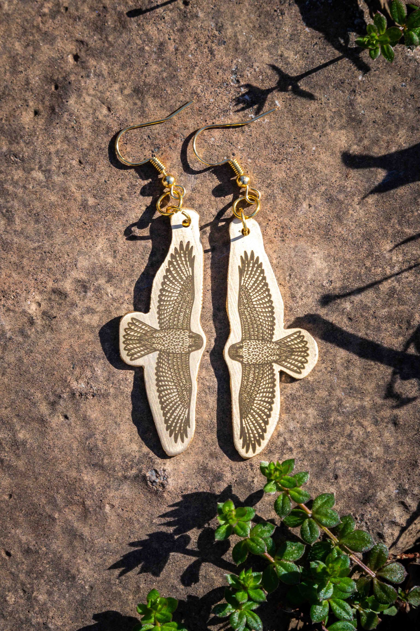 Red Tail Hawk Engraved Brass Set