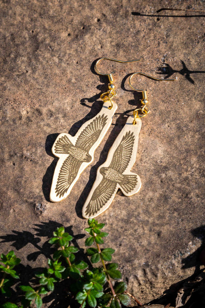 Red Tail Hawk Engraved Brass Set