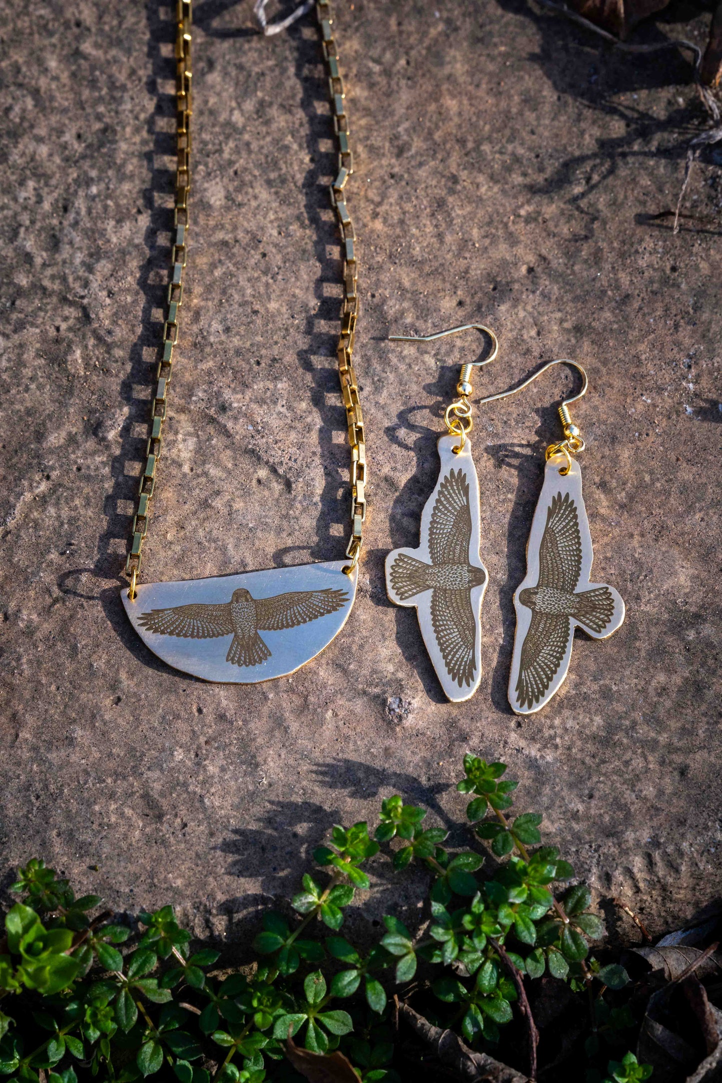 Red Tail Hawk Engraved Brass Set